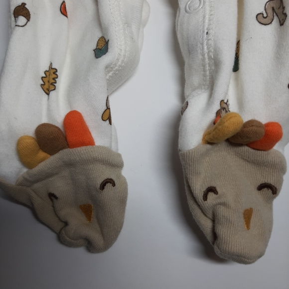 Carters onesie Thanksgiving - Picture 3 of 4